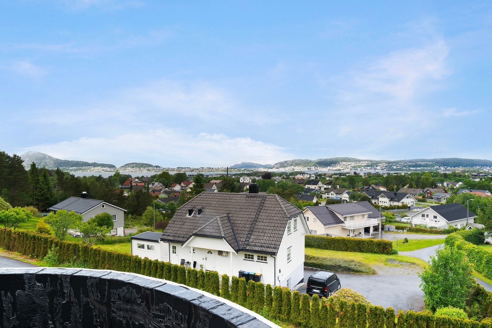 Fra loftstuen er det også utgang til denne verandaen. Galleribilde