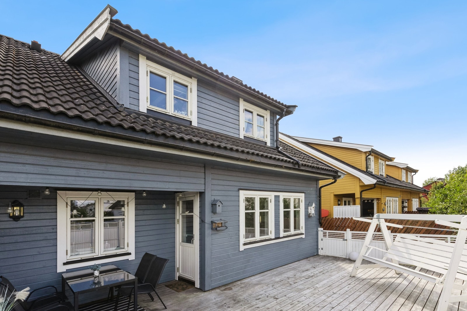 Bak side av Eiendommen Galleribilde