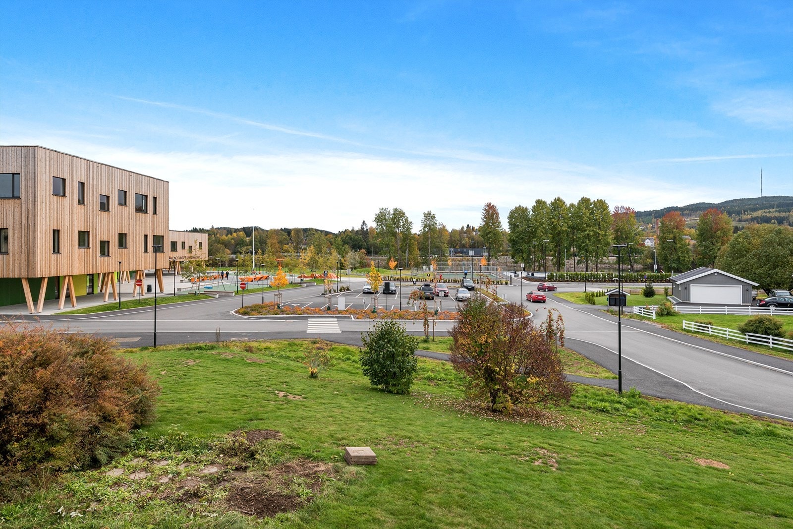 Kongsvinger ungdomsskole ligger i gangavstand fra boligen. Galleribilde