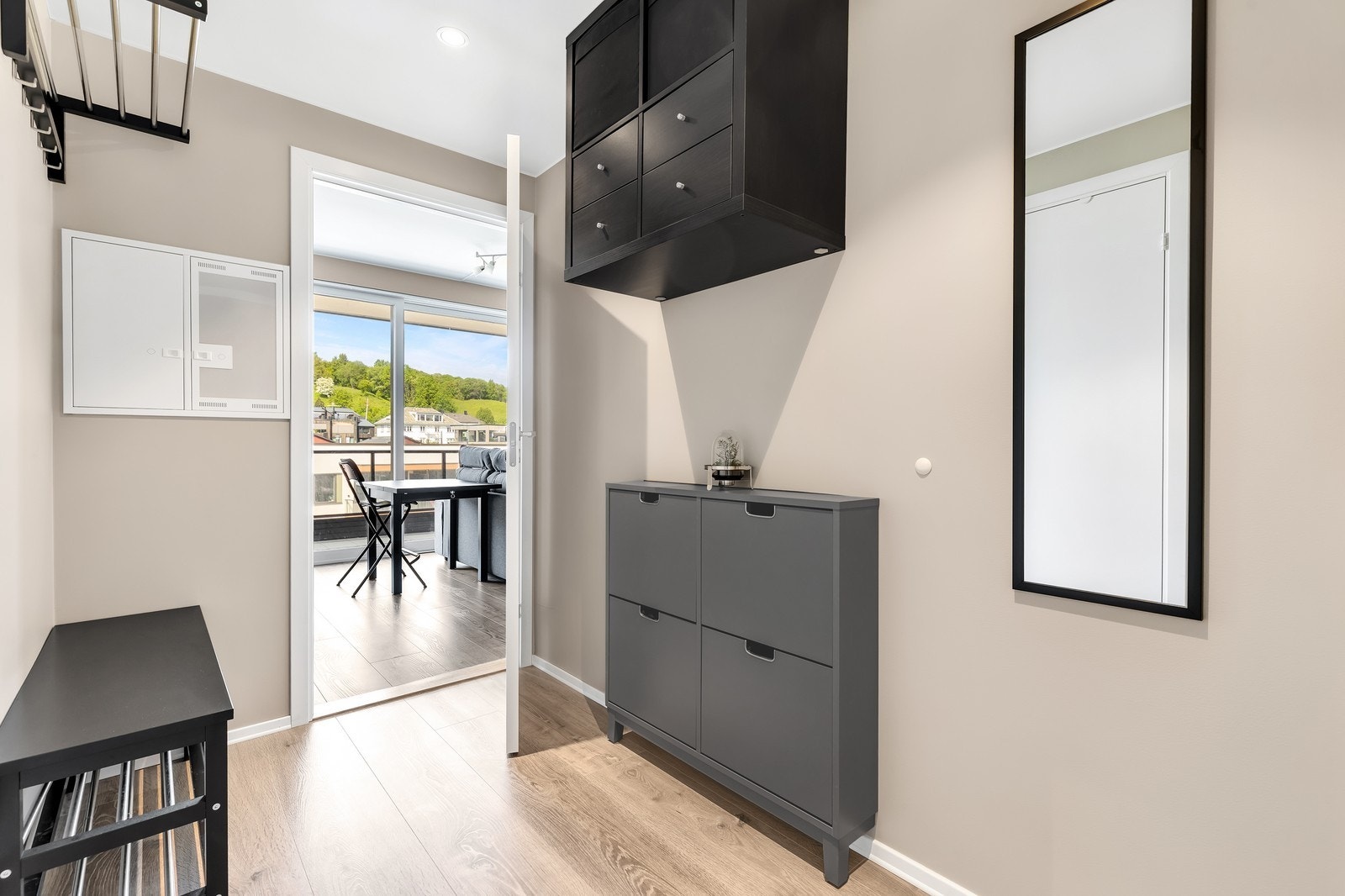 Her får du en leilighet av nyere dato med 3 år gjenstående av garantien. Galleribilde