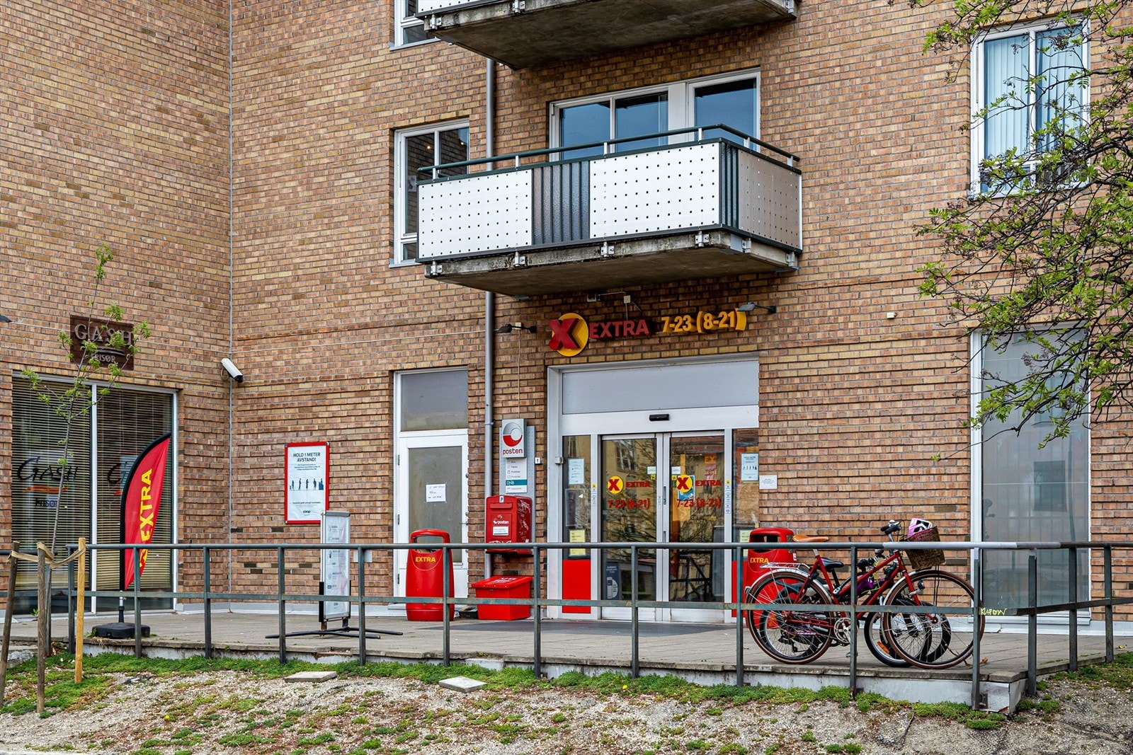 Dagligvarehandelen kan gjøres på Coop Extra som ligger like ved leiligheten. Galleribilde