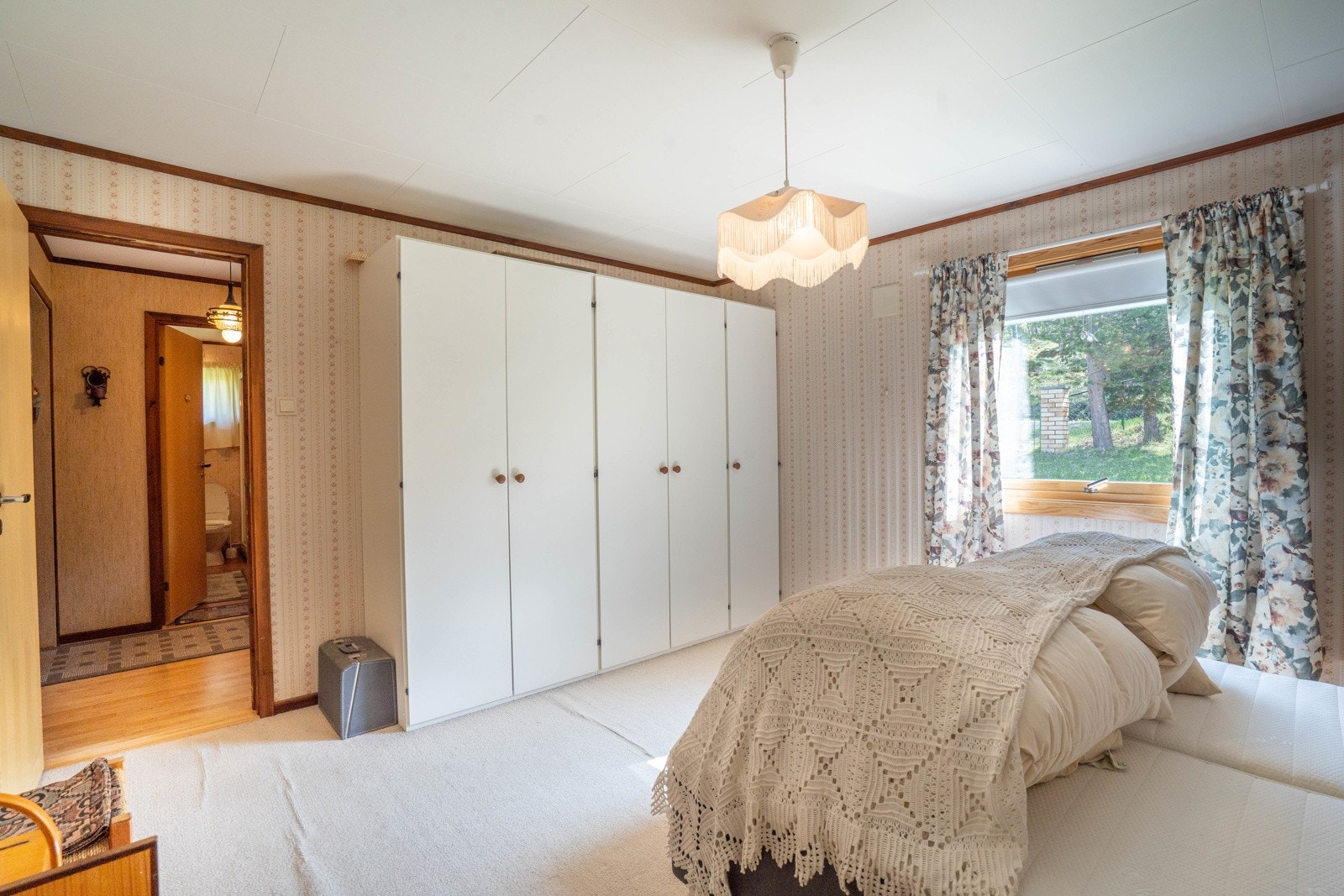 Soverom 1 sett mot gangsone og bad Galleribilde