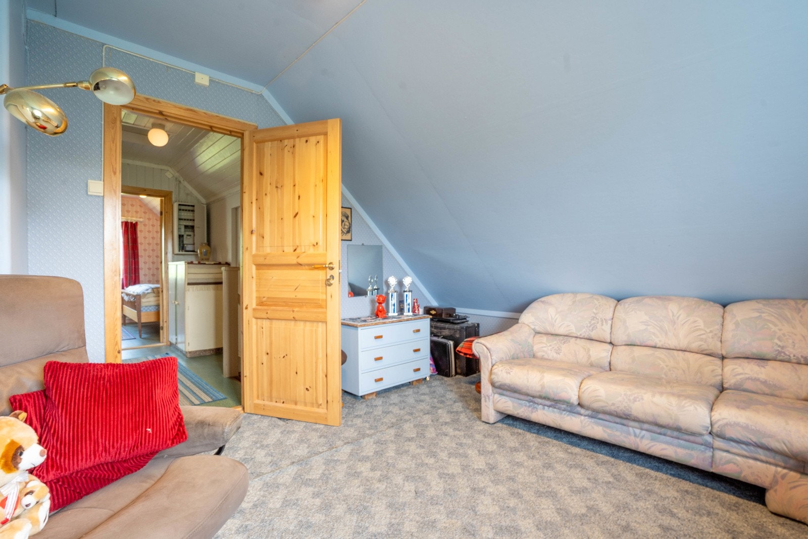 Soverom 2 sett mot trappegang Galleribilde