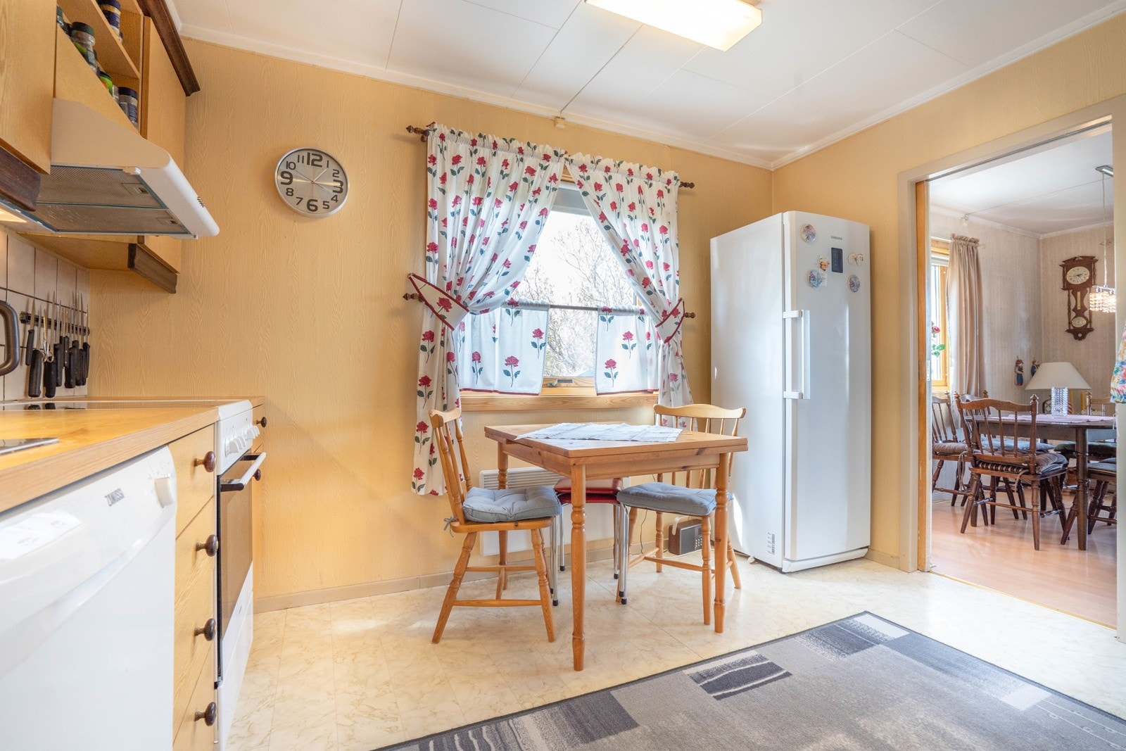 Kjøkkenet sett mot stuen Galleribilde