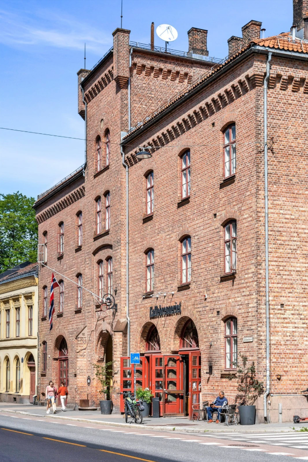 På vei til jobb kan du svinge innom Kaffebrenneriet. Galleribilde