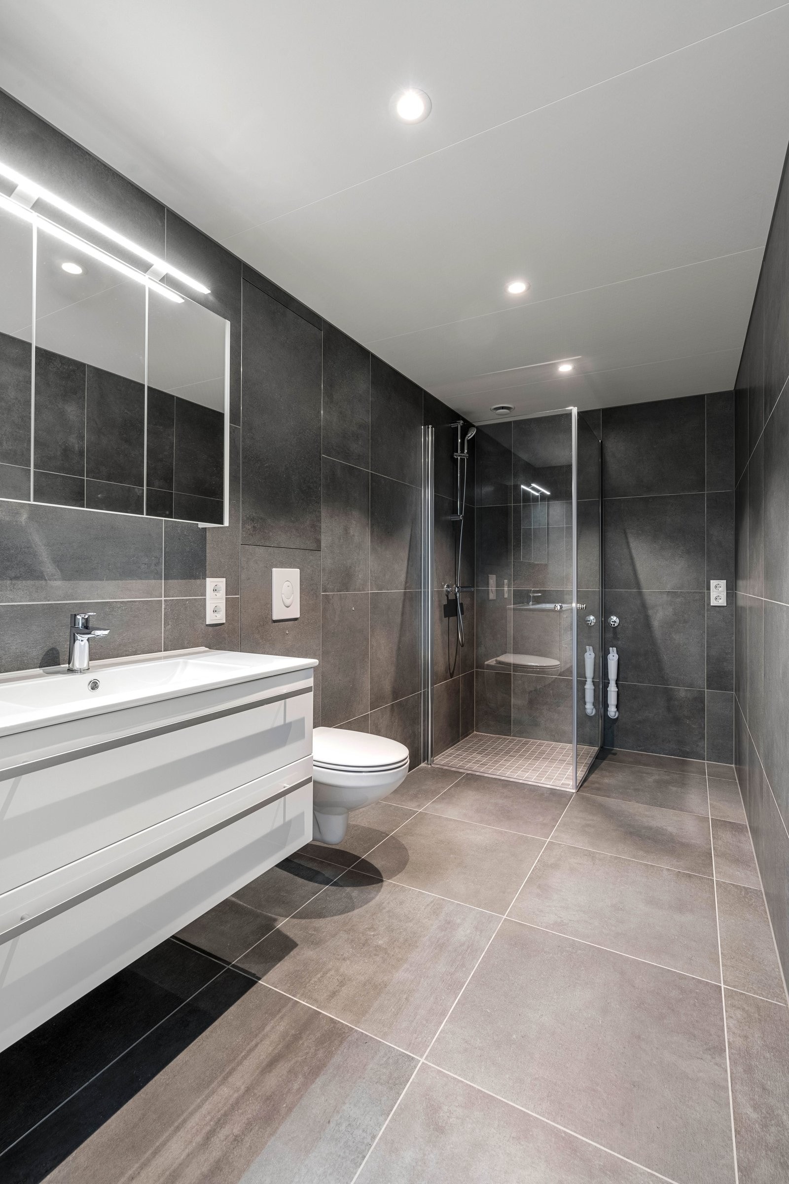 Klargjort for vaskemaskin og tørketrommel. Galleribilde