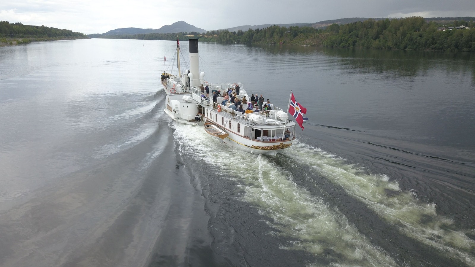 Skibladner på vei mot Gjøvik. Galleribilde