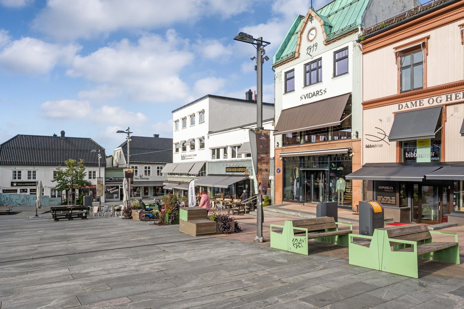 Torvet byr på alt fra uteservering og markedsdager til konserter og sesongbaserte aktiviteter. Galleribilde