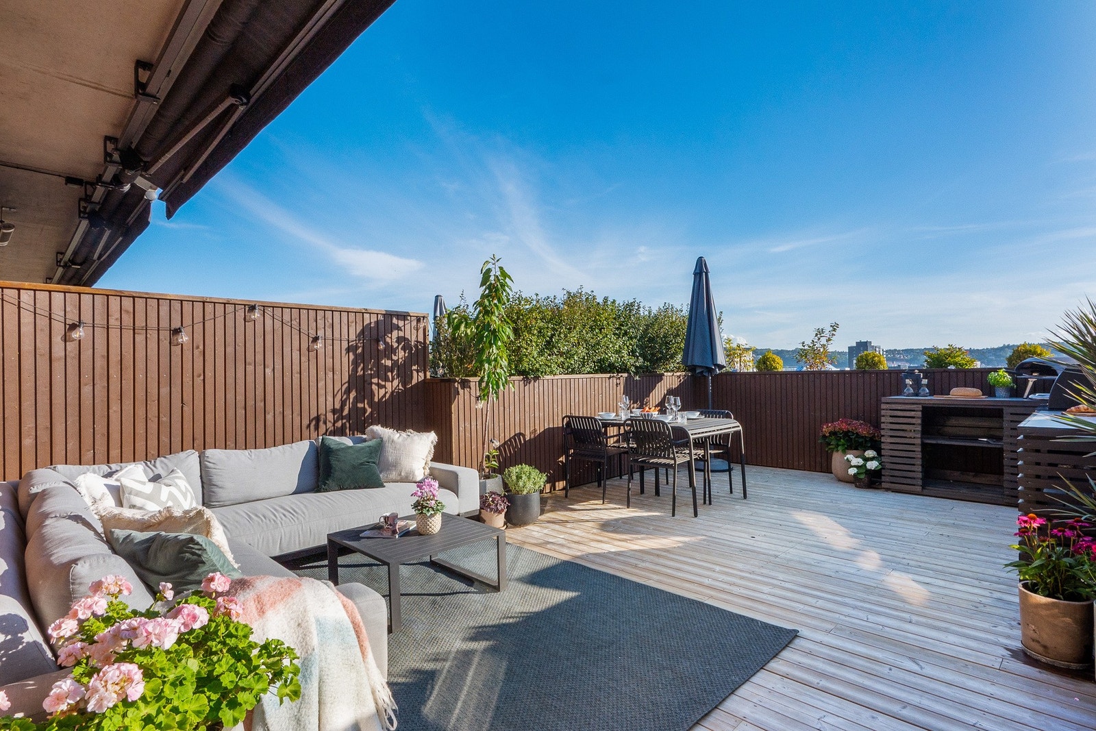 Et sjeldent og ettertraktet uteområde som virkelig skiller boligen fra andre i området. Galleribilde