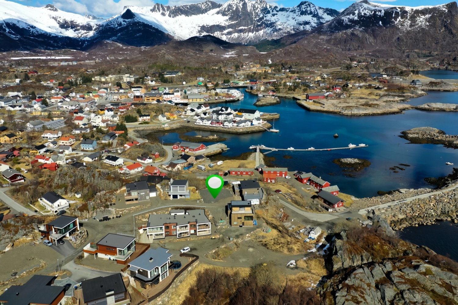 Svært god beliggenhet med kort vei til sentrum og idrettspark Galleribilde