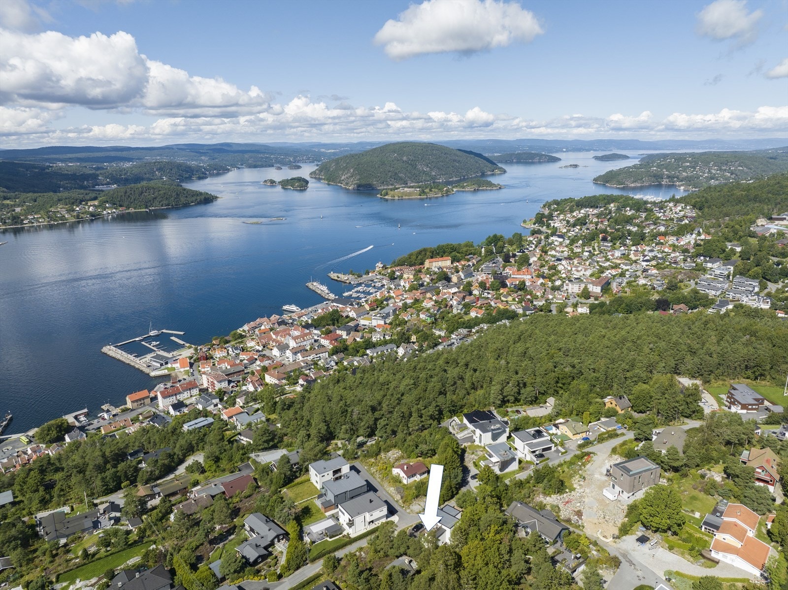 Dronefoto fra øst. Galleribilde