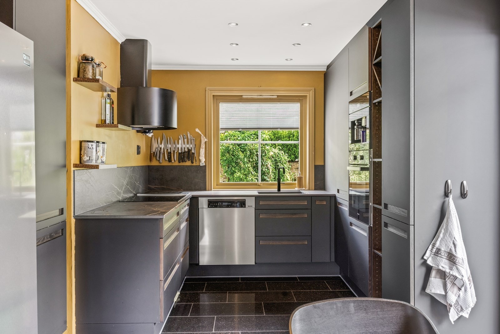 Flott JKE-kjøkkeninnredning fra 2024. Galleribilde