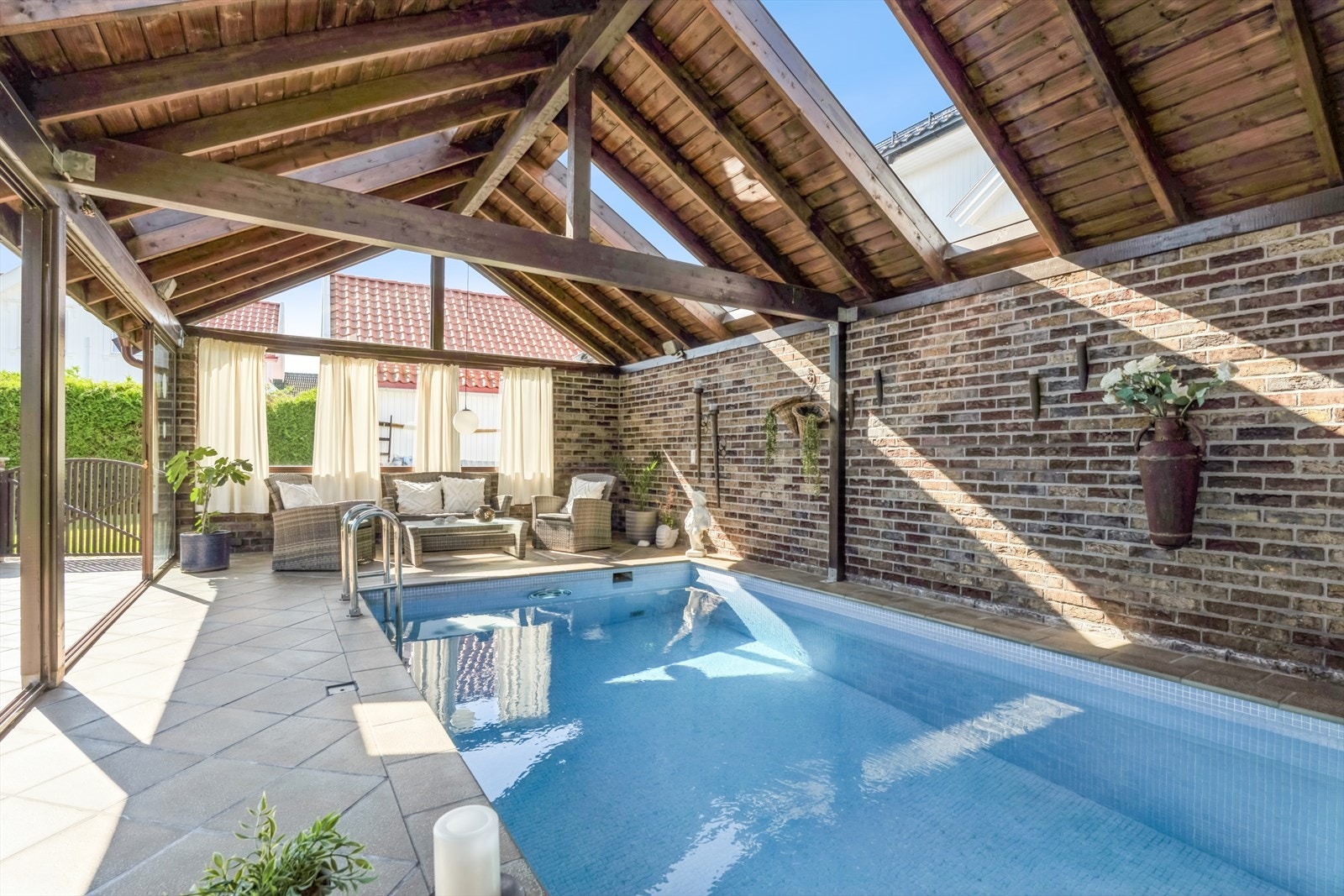 Stort motstrømsbasseng - ideelt for både mosjon og avslapping Galleribilde