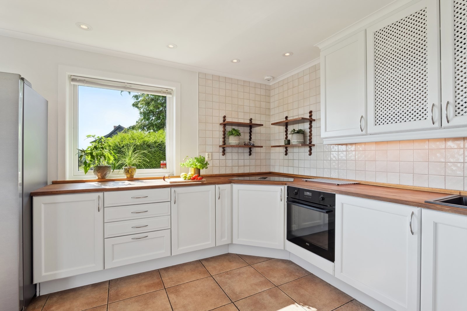 Integrerte hvitevarer og frittstående side by side kjøl/fryseskap (med isbitmaskin og filtrert vann) Galleribilde