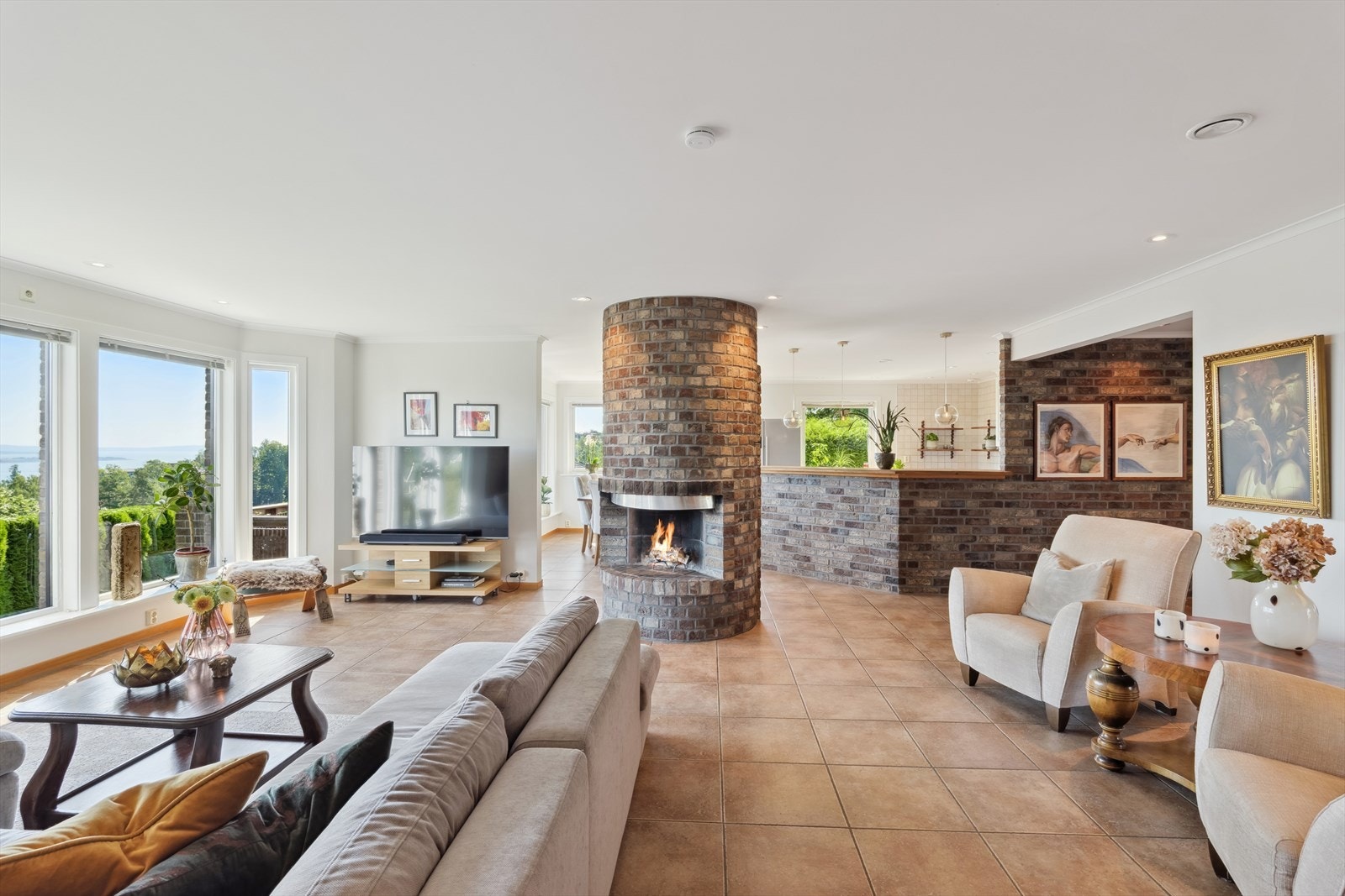 Flott peis midt i rommet Galleribilde