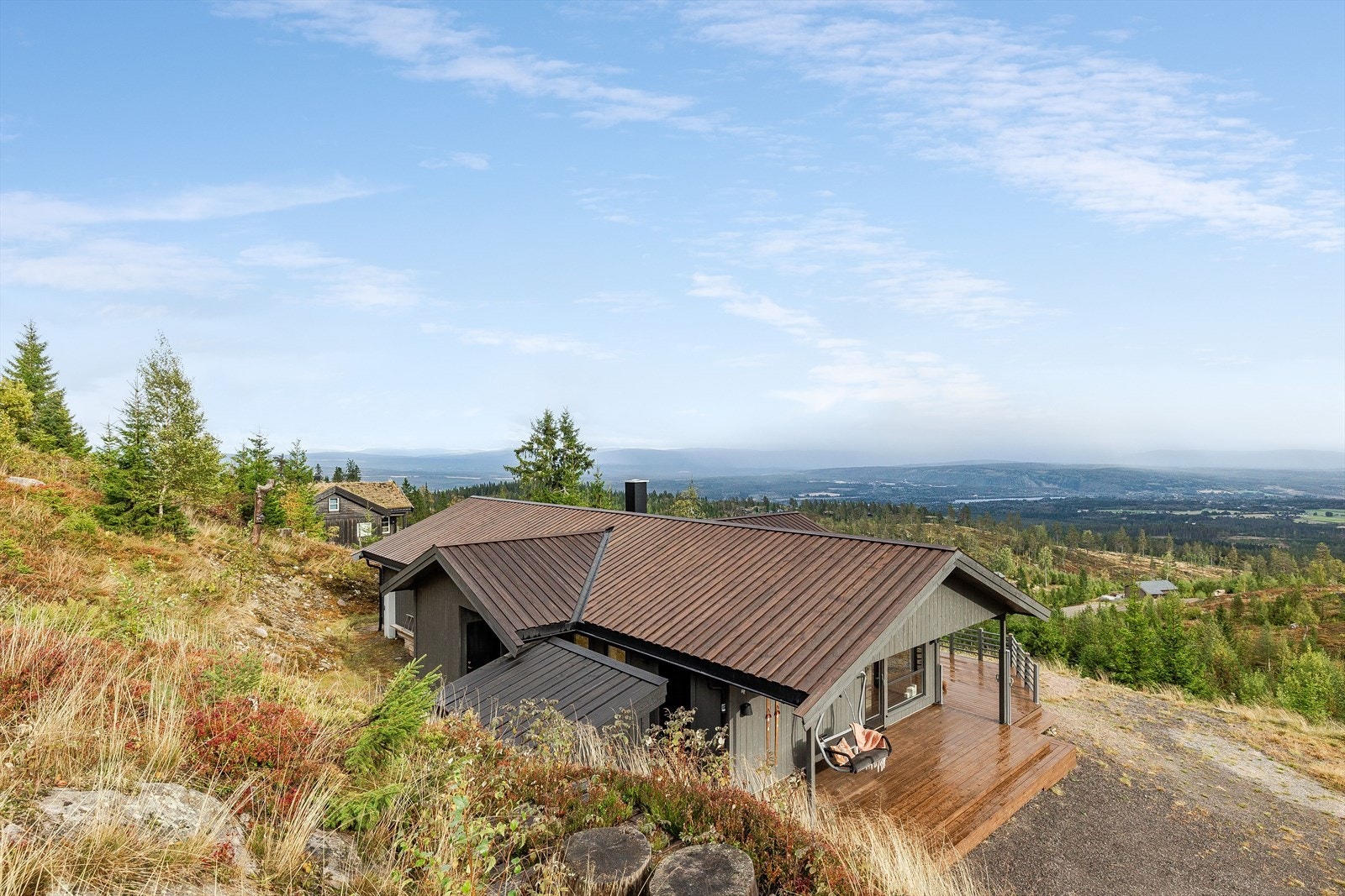 Hytta har en usjenert og fin beliggenhet med nydelig utsikt! Galleribilde