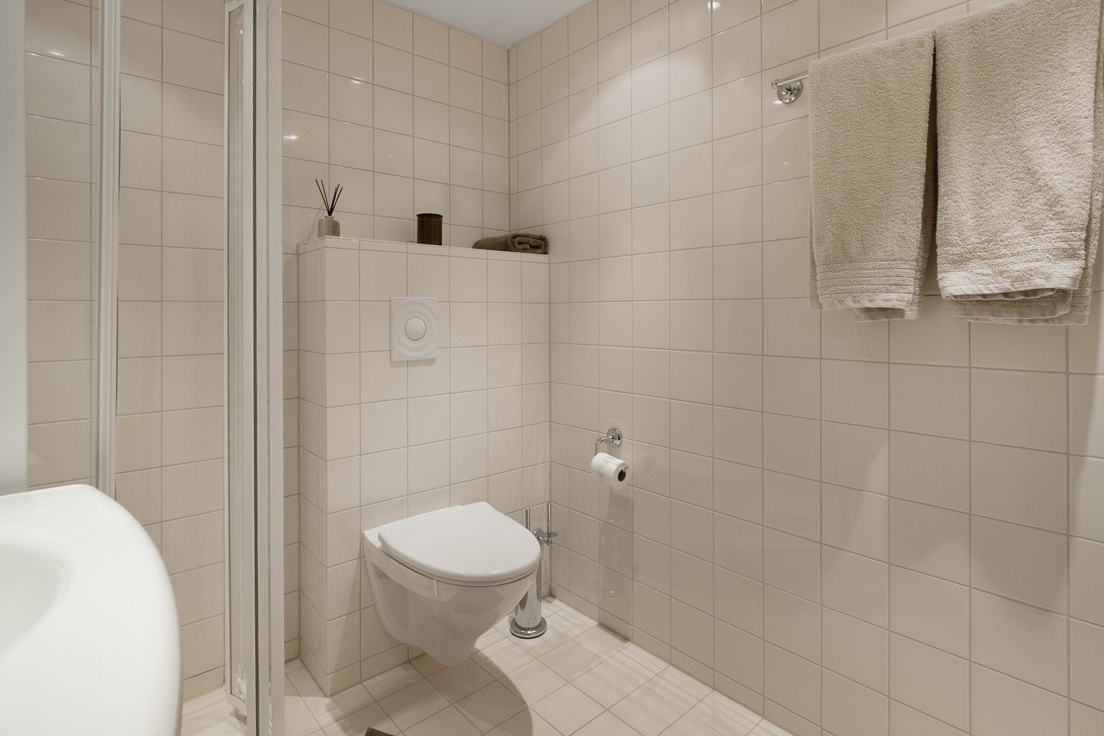 Opplegg for vaskemaskin. Mekanisk avtrekk med ventil i himling. Galleribilde