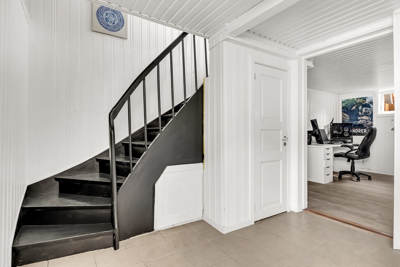 Ned til underetasjen Galleribilde