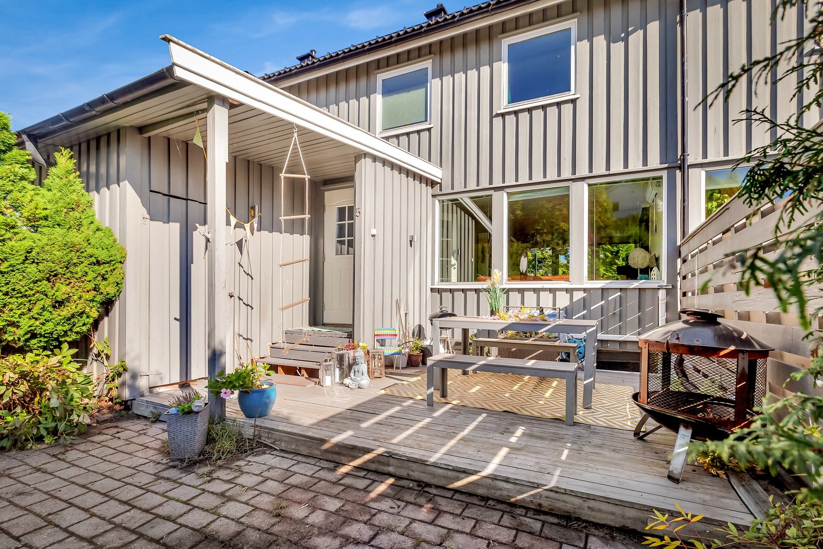 Håvard Nilsen i EIE eiendomsmegling ønsker deg velkommen til Høymyrveien 5 Galleribilde