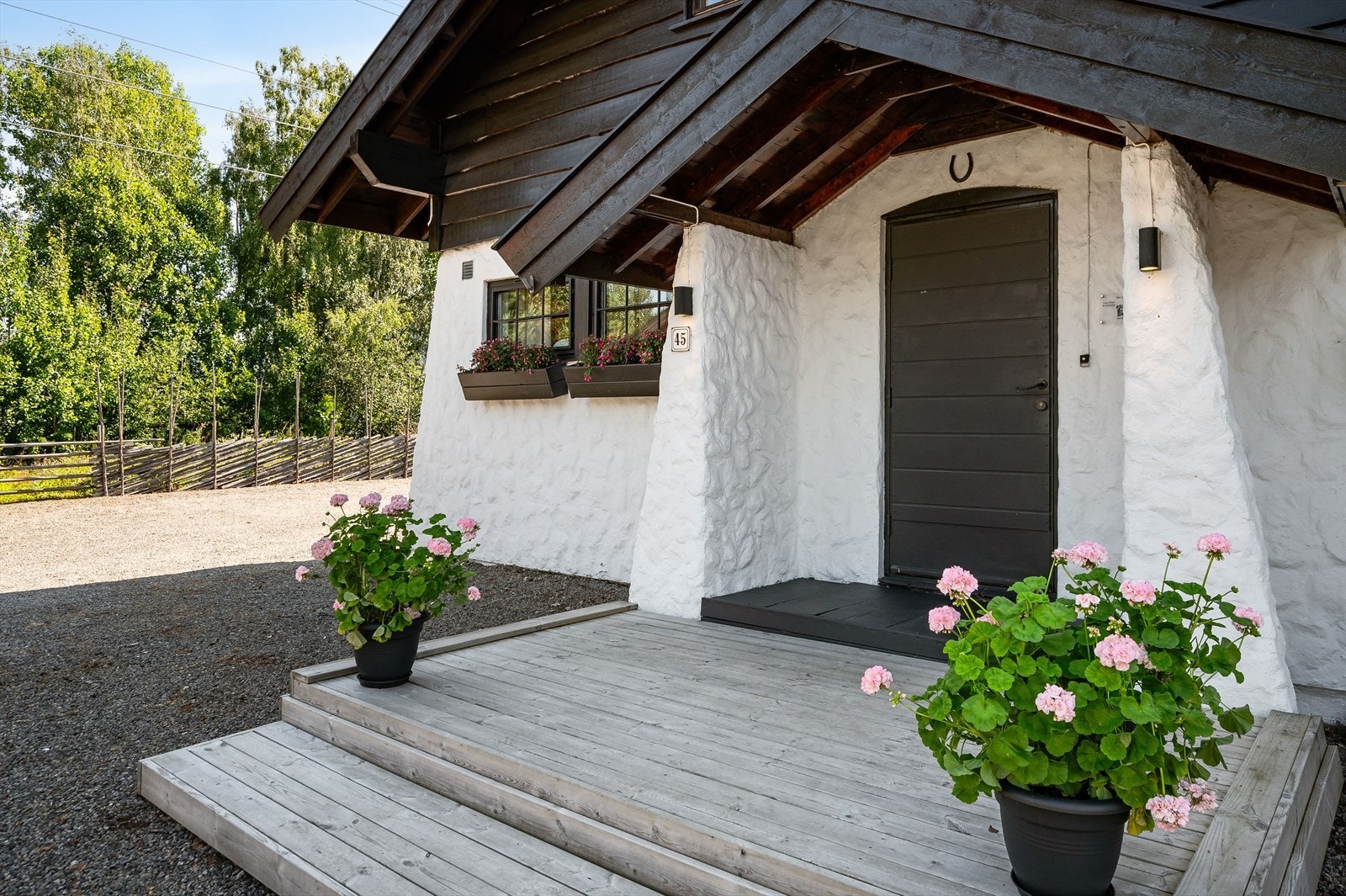 Overbygget inngangsparti Galleribilde