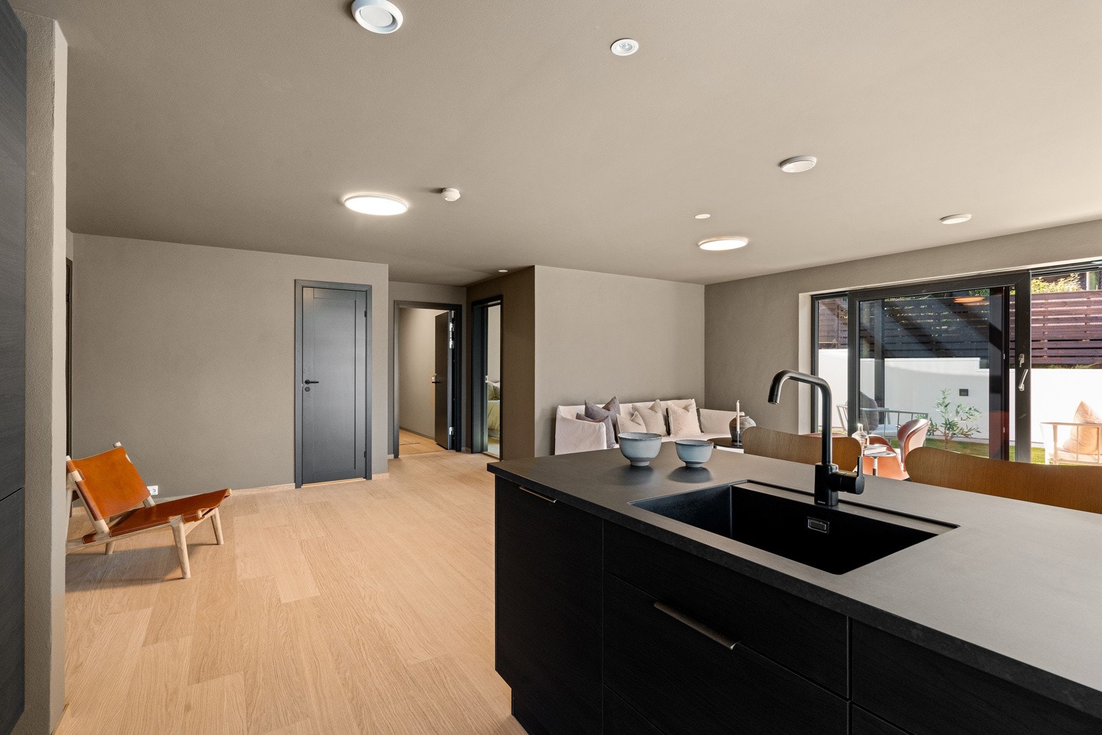 Stue/kjøkken - underetasje. Galleribilde