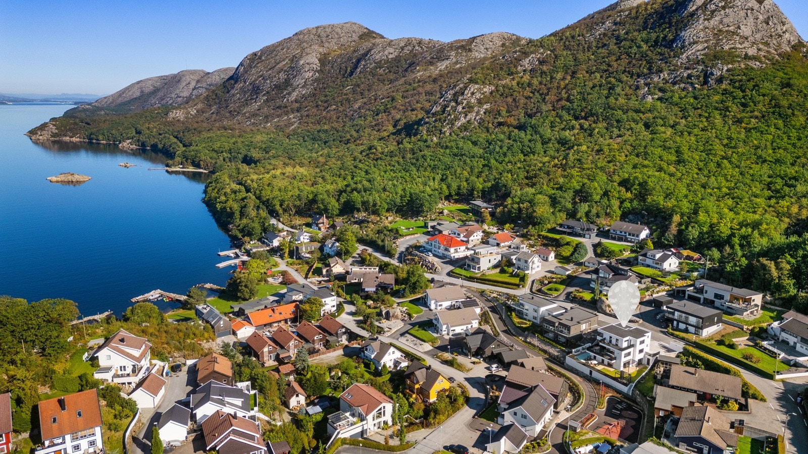 Her finner du den perfekte balansen mellom en rolig og landlig beliggenhet samt nærhet til Sandnes sentrum. Galleribilde