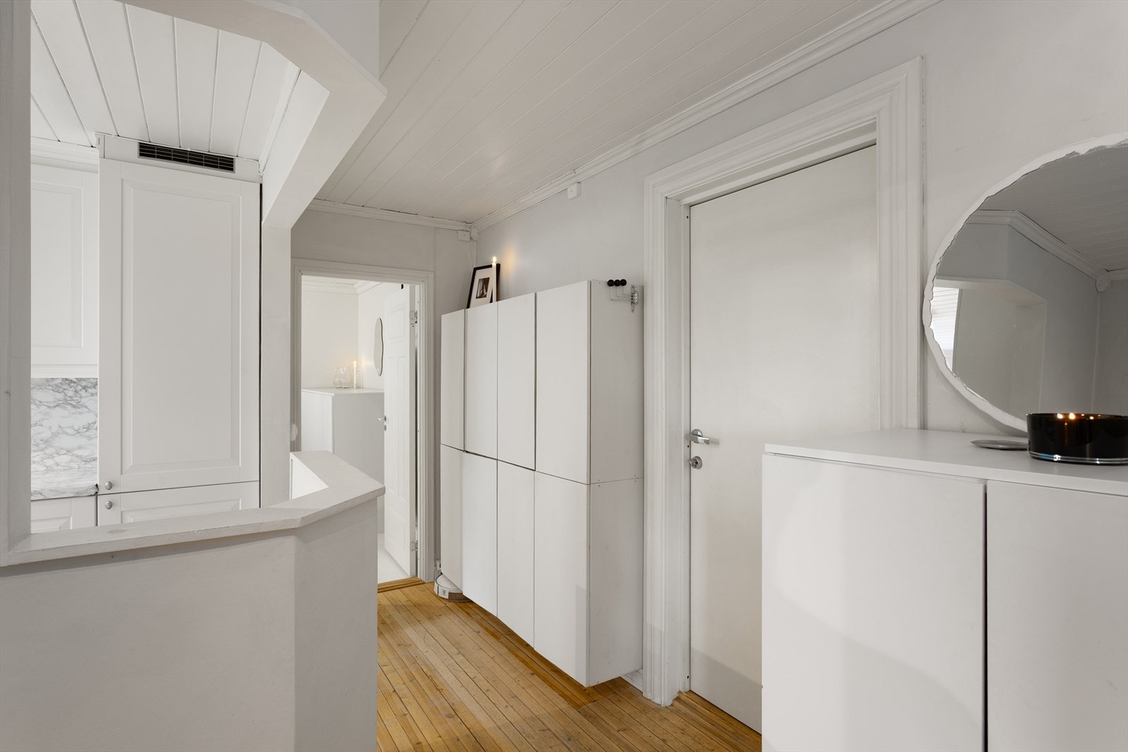 Fra gangen er det inngang til soverommet. Galleribilde