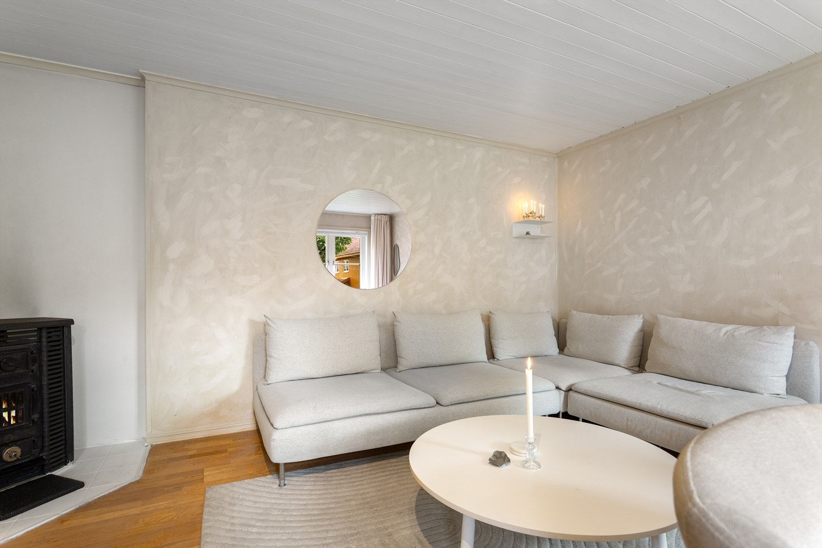 Veggene i stuen er malt med kalkmaling og skaper en utrolig fin effekt. Galleribilde