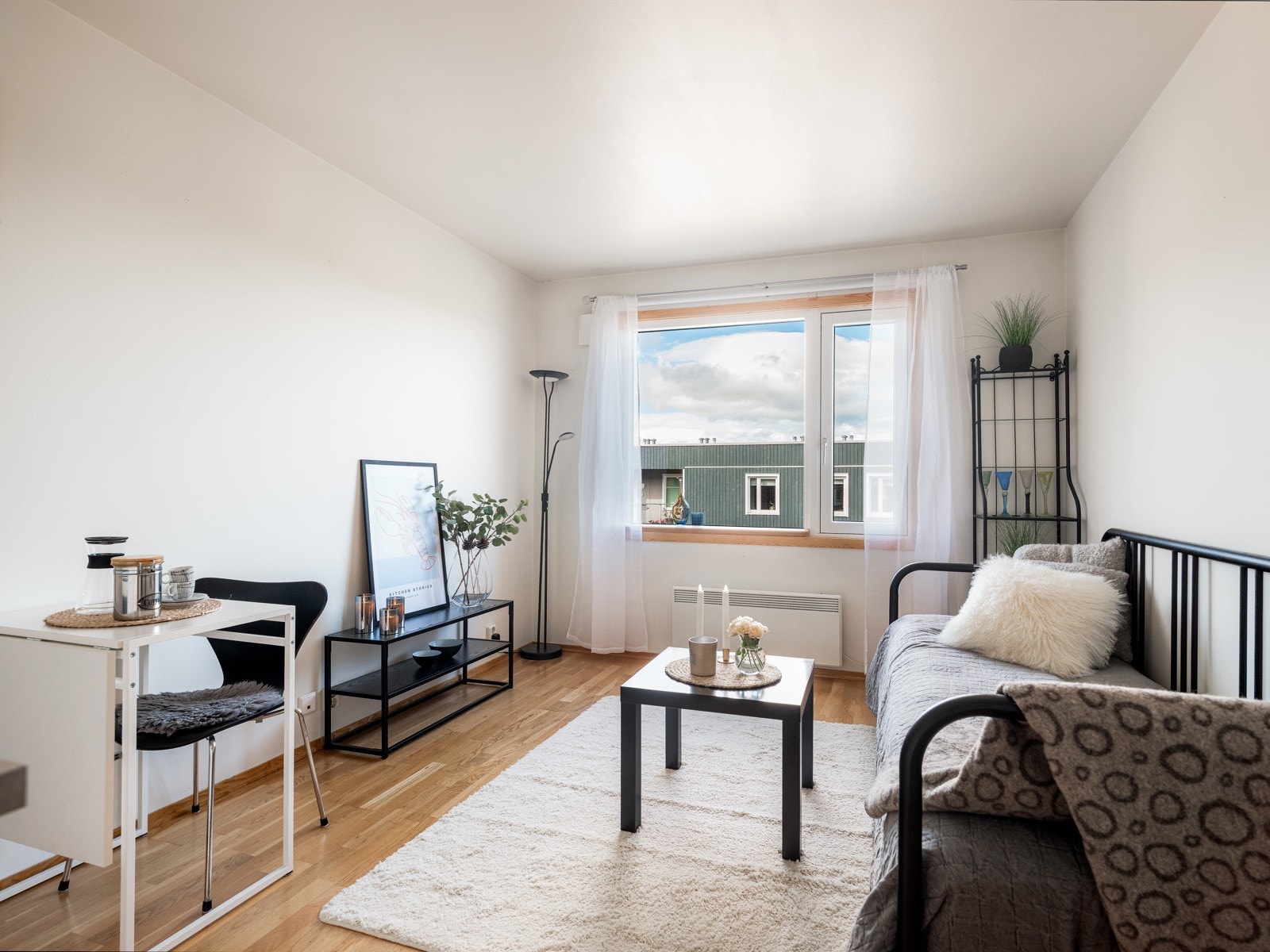 Hybelleiligheten har egen inngang, og måler totalt ca. 20 kvm. Galleribilde