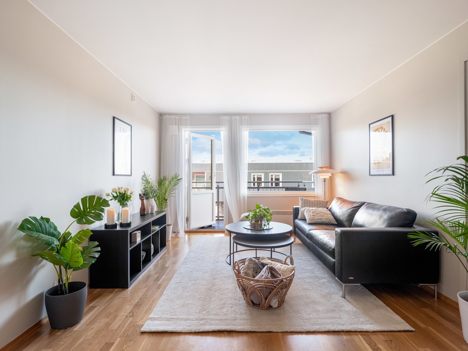 I hovedleiligheten har man en god stue på 21 kvm med adkomst ut til balkongen. Galleribilde