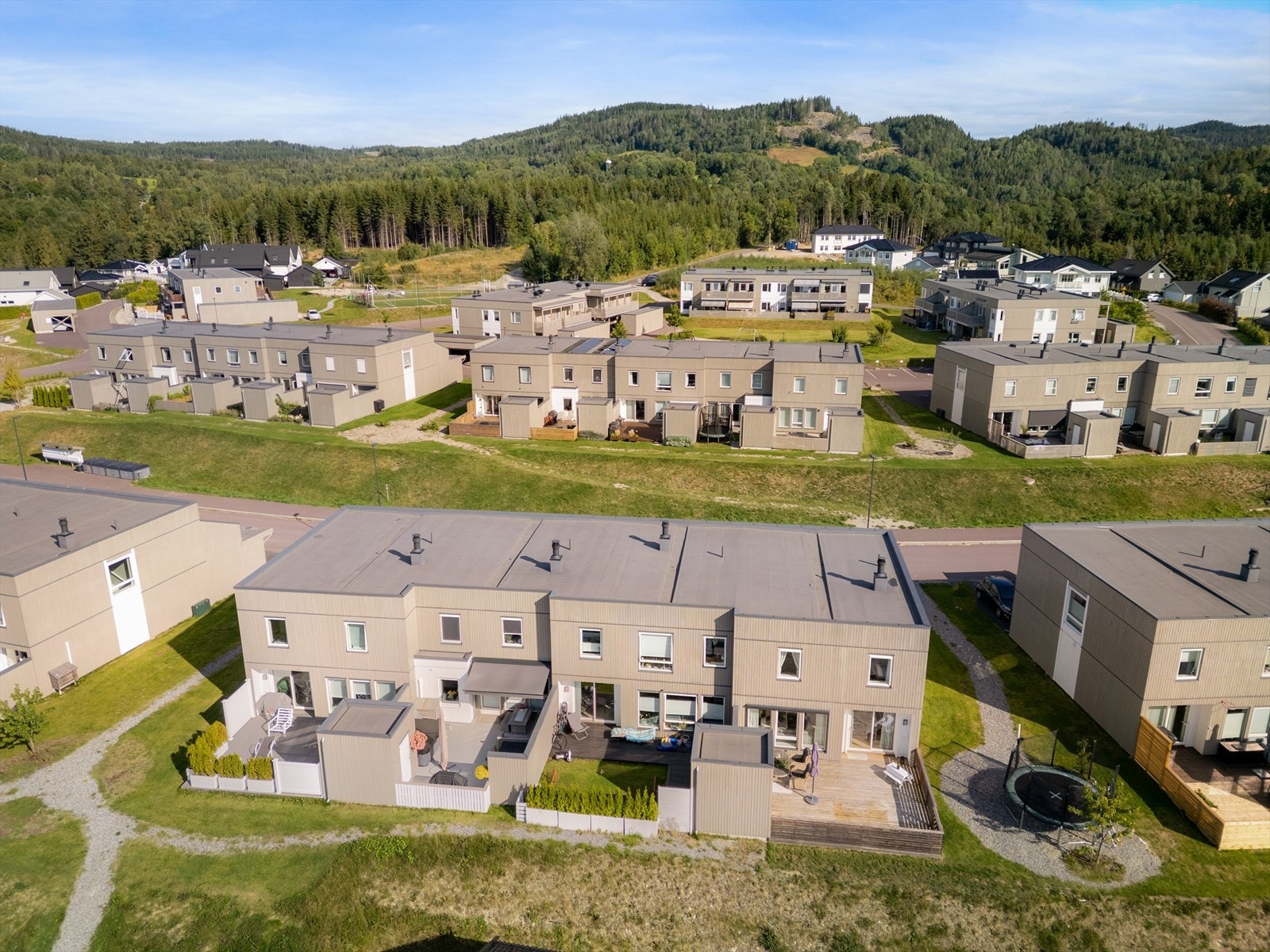 Nyt umiddelbar nærhet til flotte turområder i Finnemarka, Kjekstadmarka og Vestmarka. Galleribilde