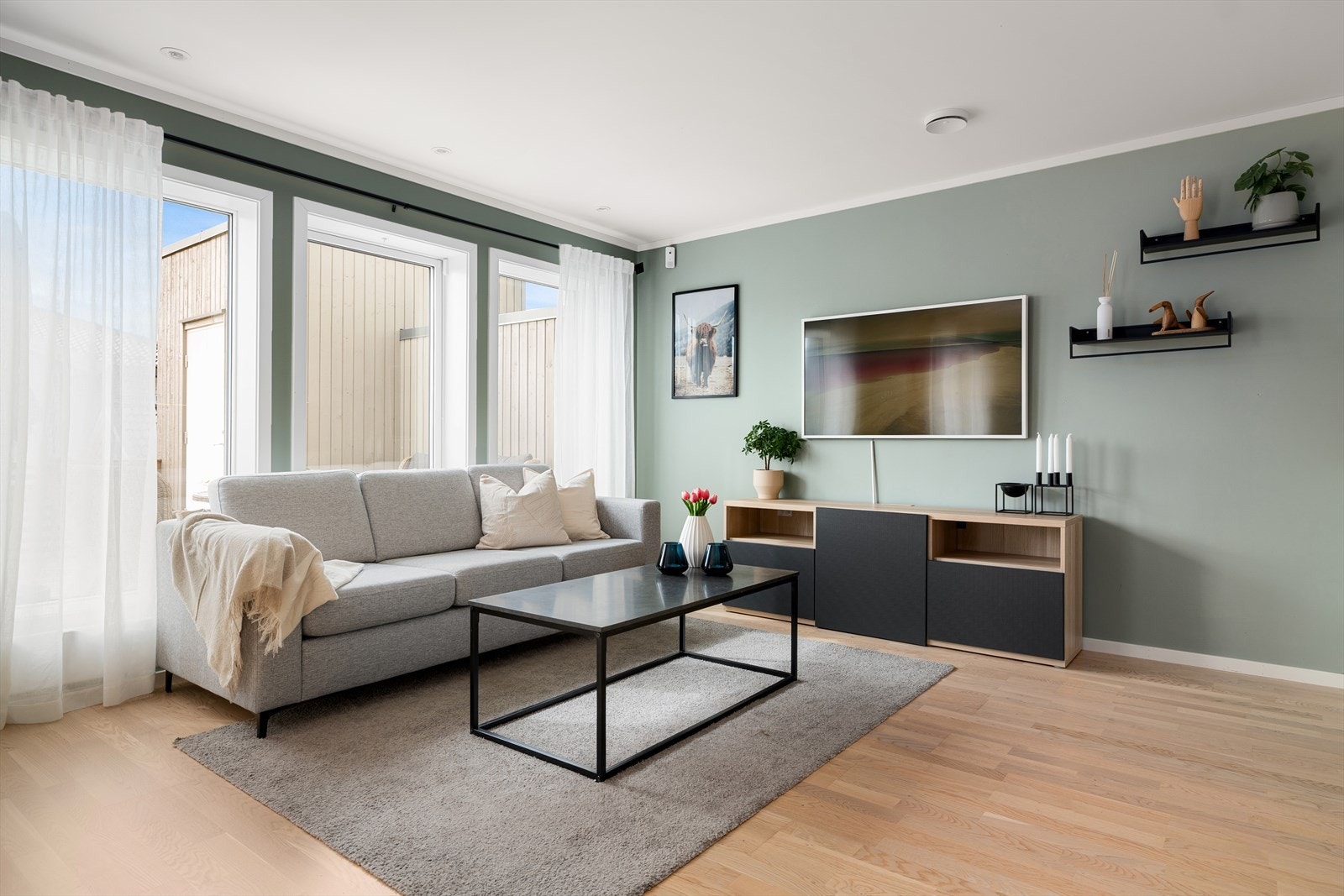 God takhøyde på 2,39 meter gir en lys og luftig romfølelse. Galleribilde