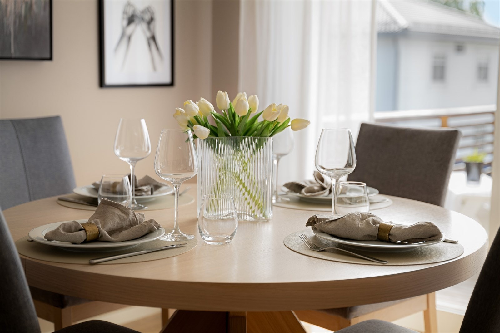 Her er det god plass til å samle venner og familie til middag. Galleribilde