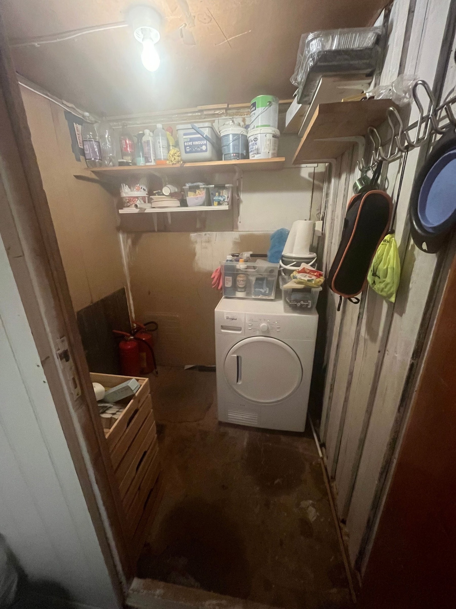 Praktisk, liten bod ved yttergangen. Galleribilde