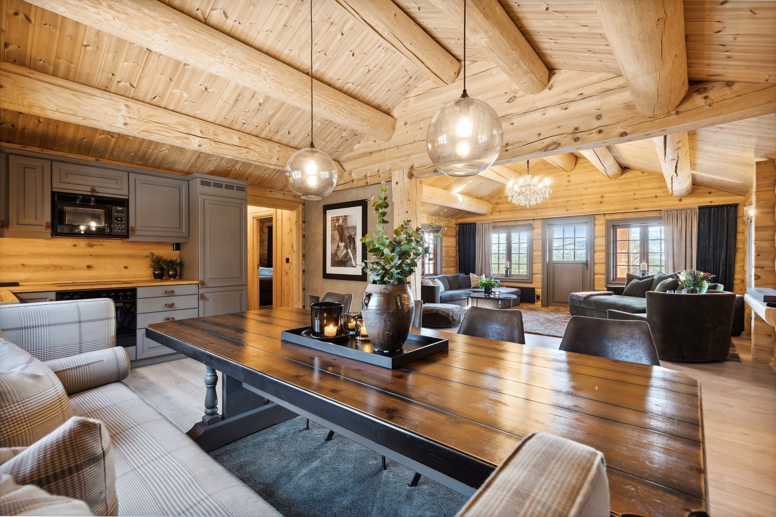 Her er det brukt kvalitetsmaterialer som gir fritidsboligen et eksklusivt og elegant uttrykk. Galleribilde