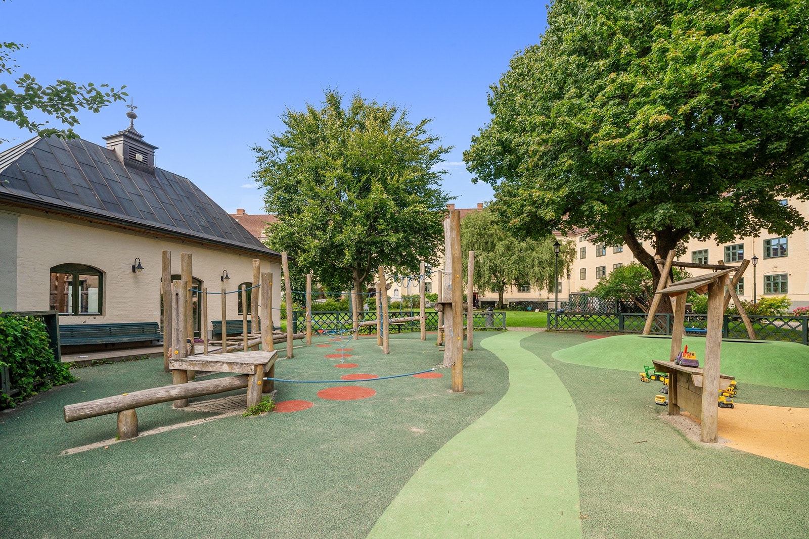 Borettslaget har eget grendehus, Trafoen som kan leies av beboere. Galleribilde