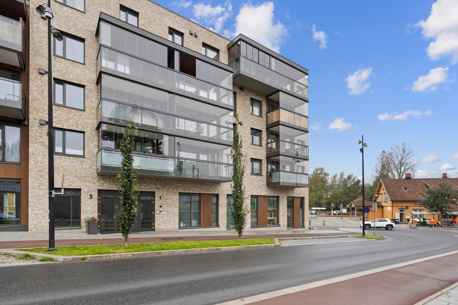 Midt i det urbane boligkomplekset er det etablert flotte grøntområder. Galleribilde