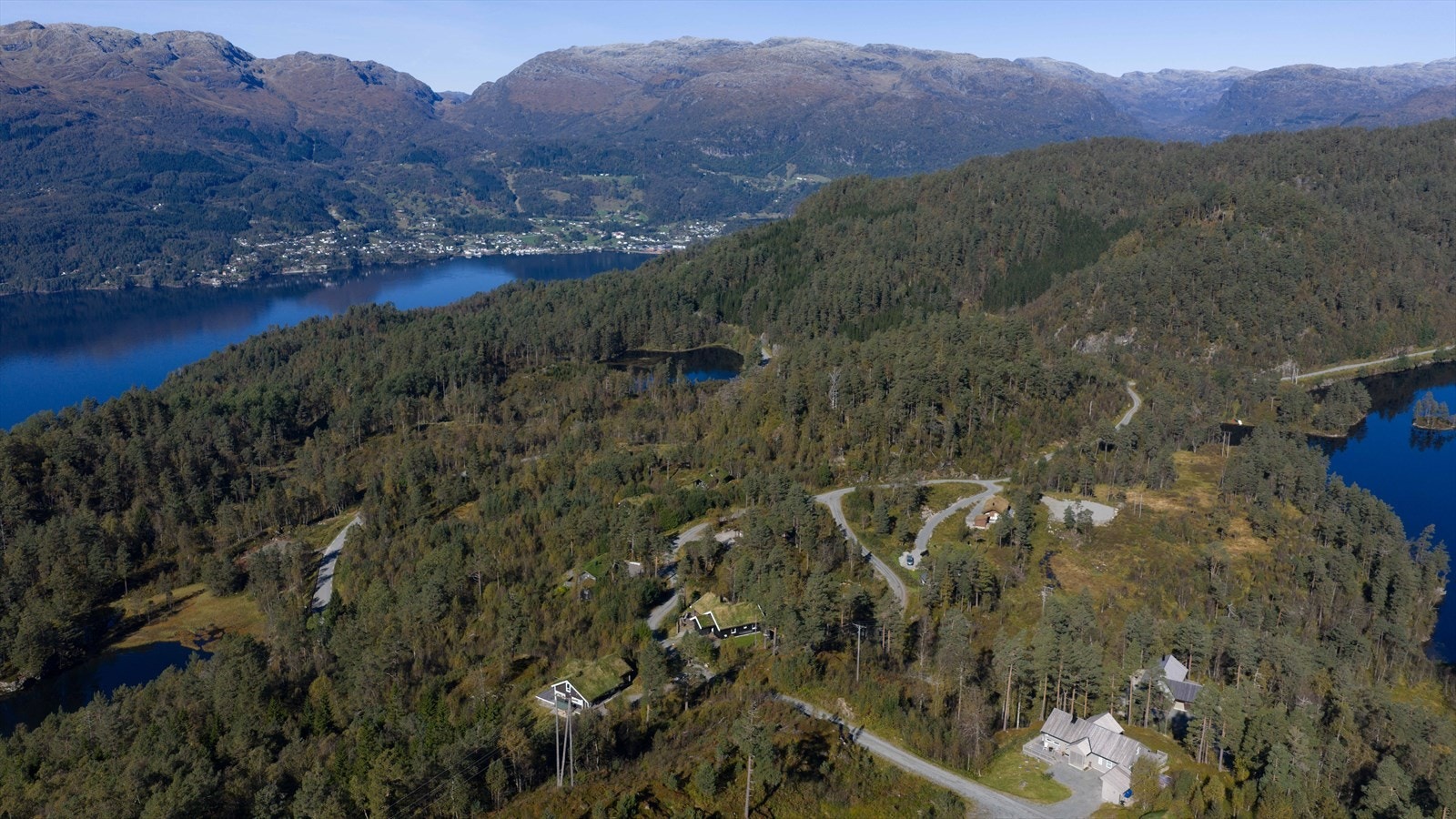 Oversikt hyttefelt med Sauda i bakgrunn Galleribilde