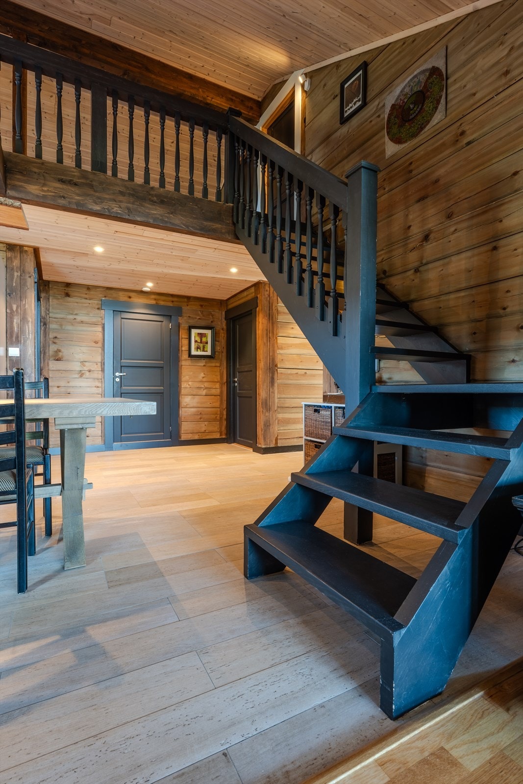 Åpen trapp opp til hems Galleribilde