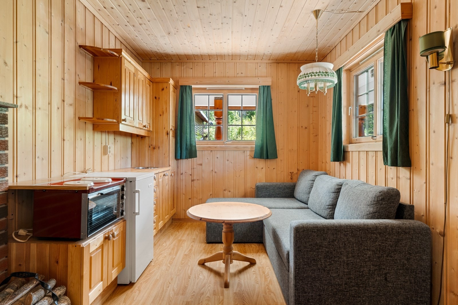 Løyningsvegen 13-18.jpg Galleribilde