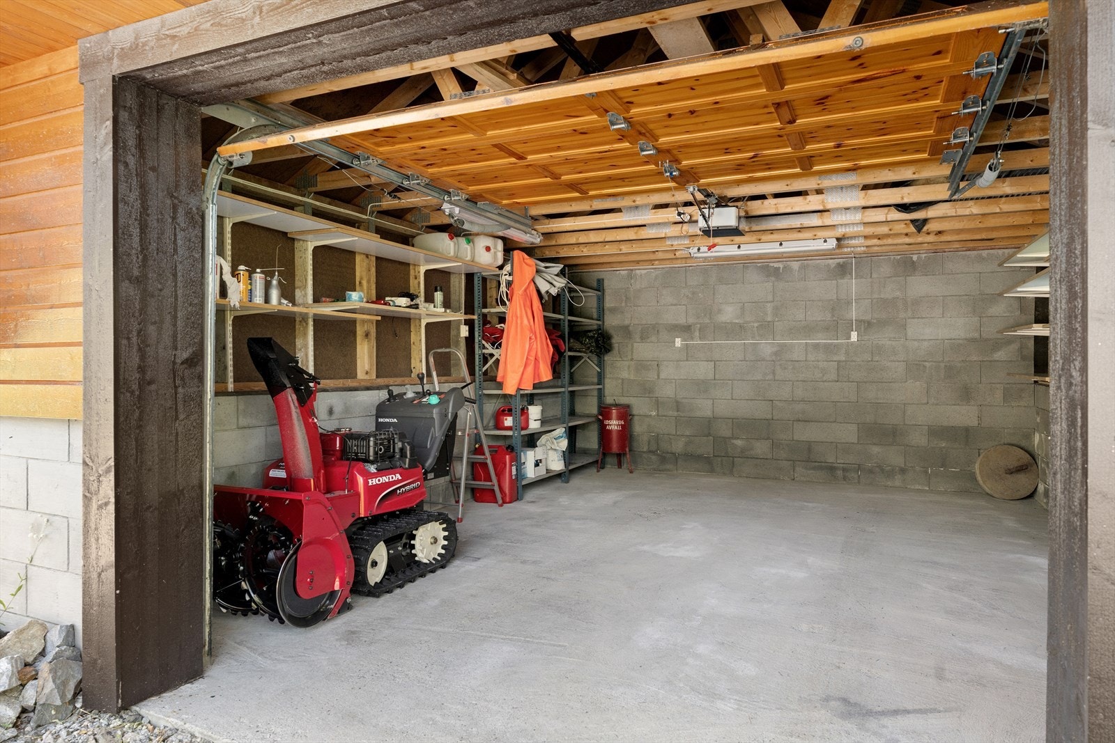 Løyningsvegen 13-24.jpg Galleribilde