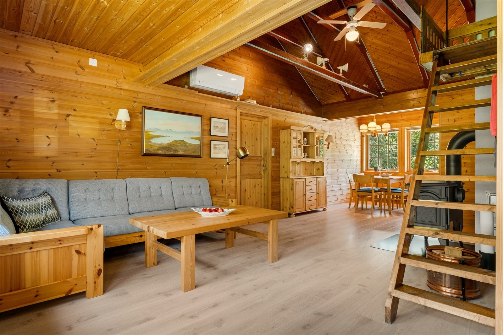 Løyningsvegen 13-16.jpg Galleribilde