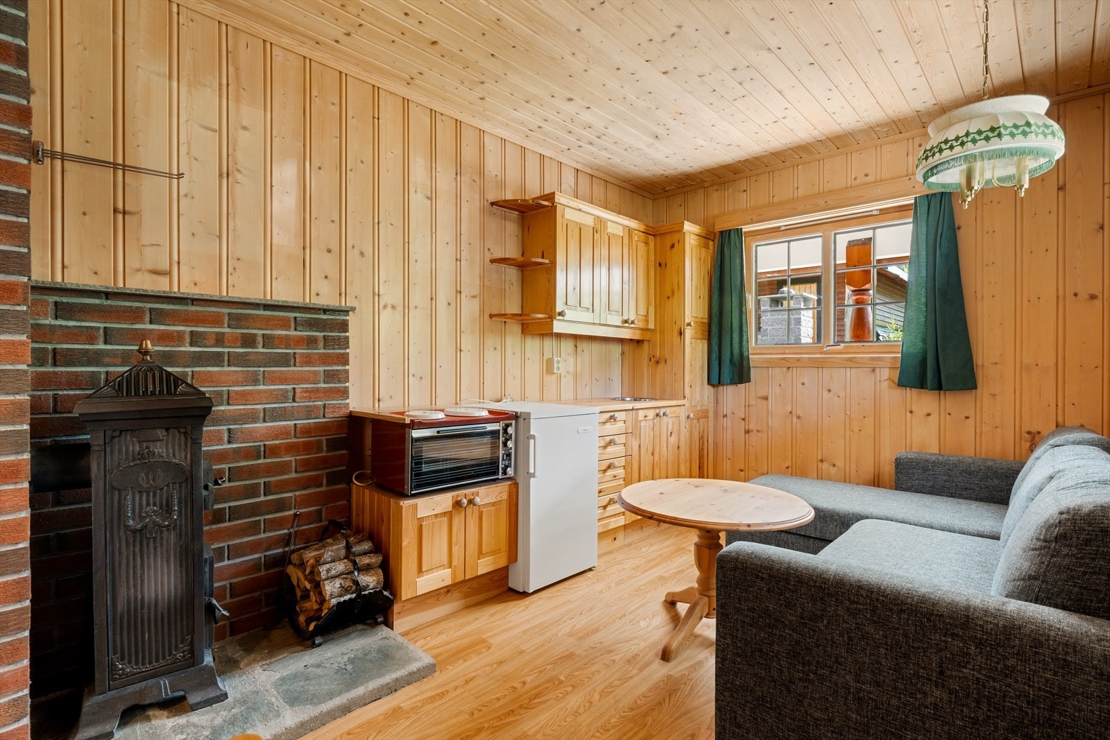 Løyningsvegen 13-19.jpg Galleribilde