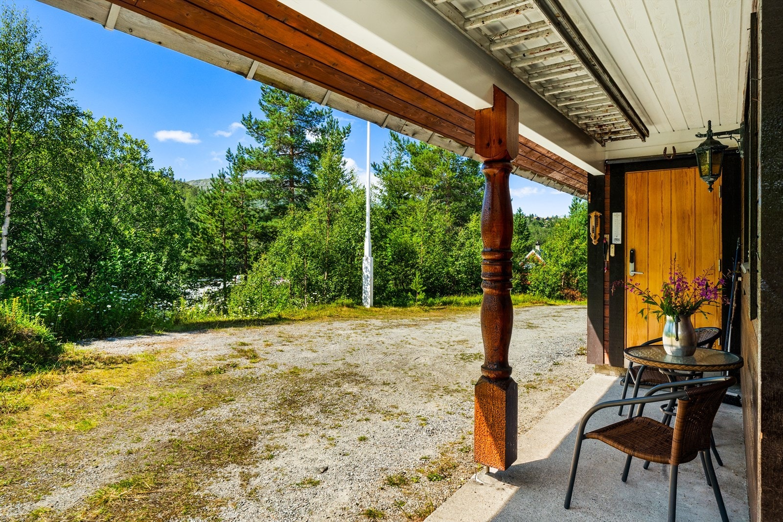 Løyningsvegen 13-28.jpg Galleribilde