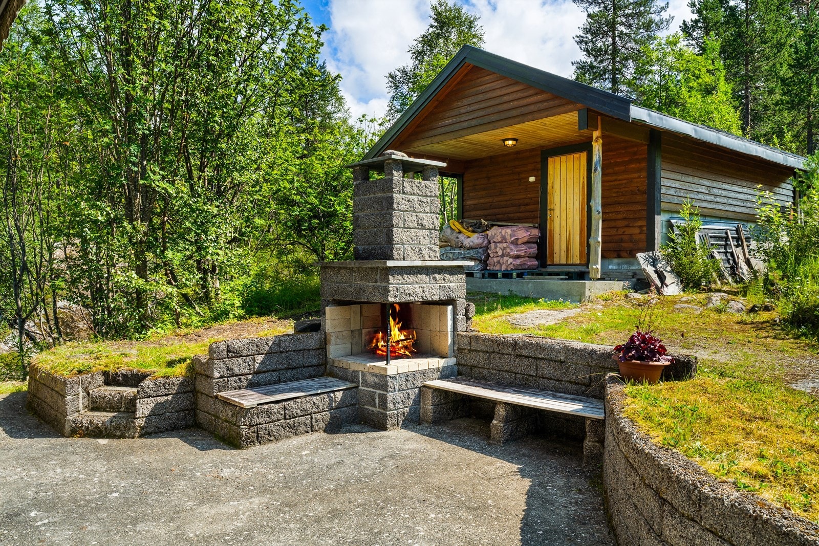 Løyningsvegen 13-25.jpg Galleribilde