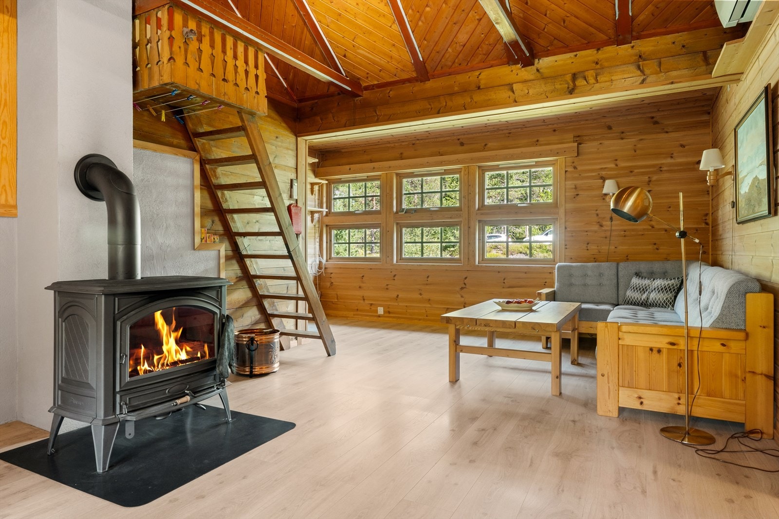 Løyningsvegen 13-12.jpg Galleribilde