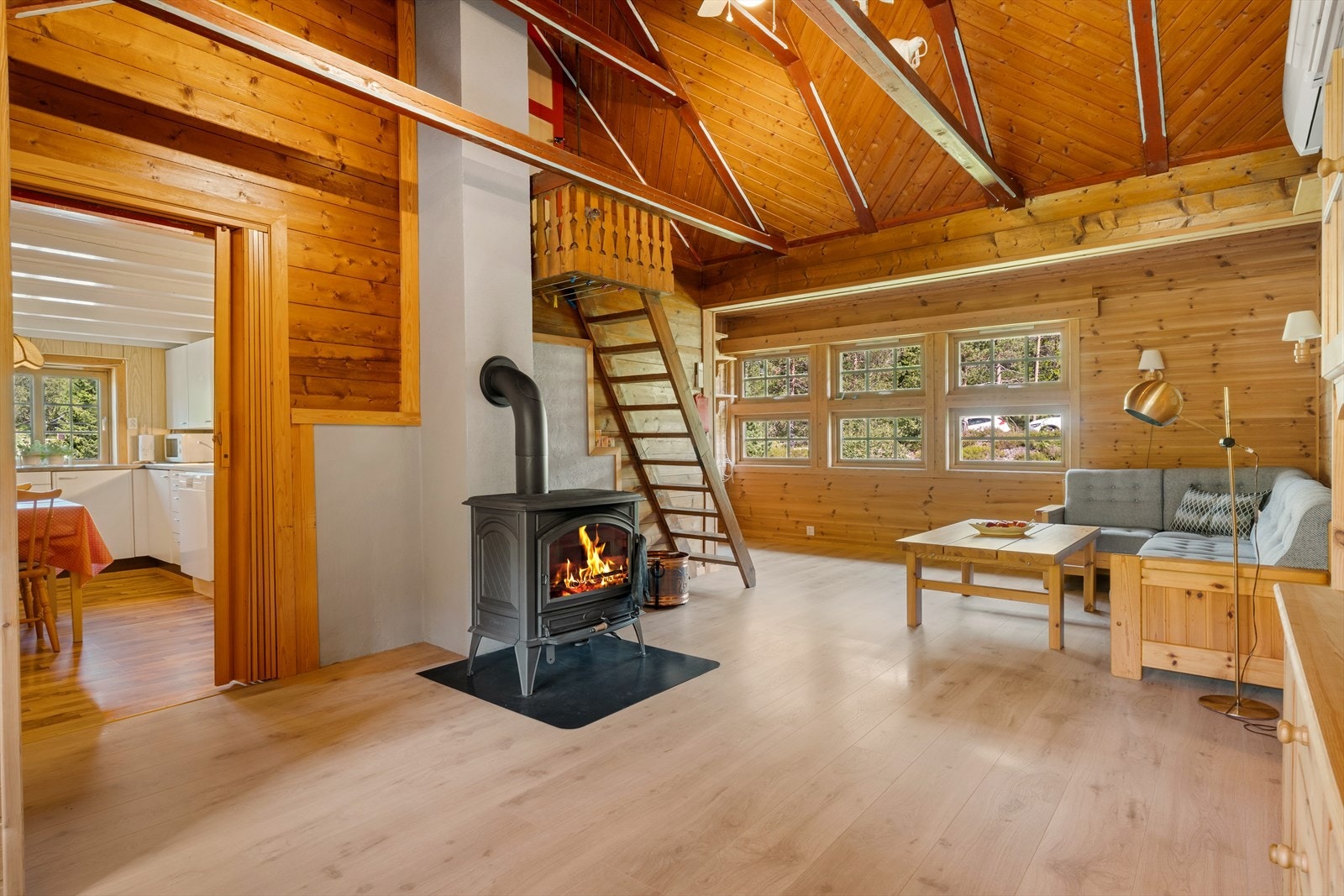 Løyningsvegen 13-11.jpg Galleribilde