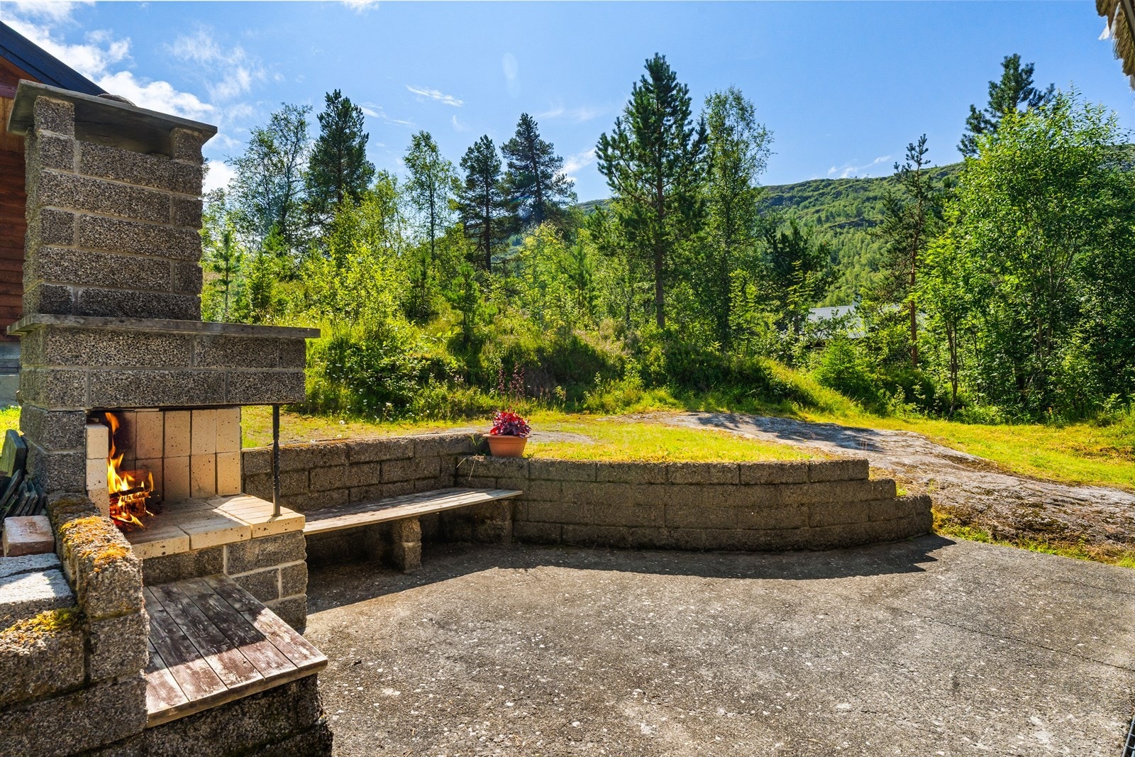 Løyningsvegen 13-26.jpg Galleribilde