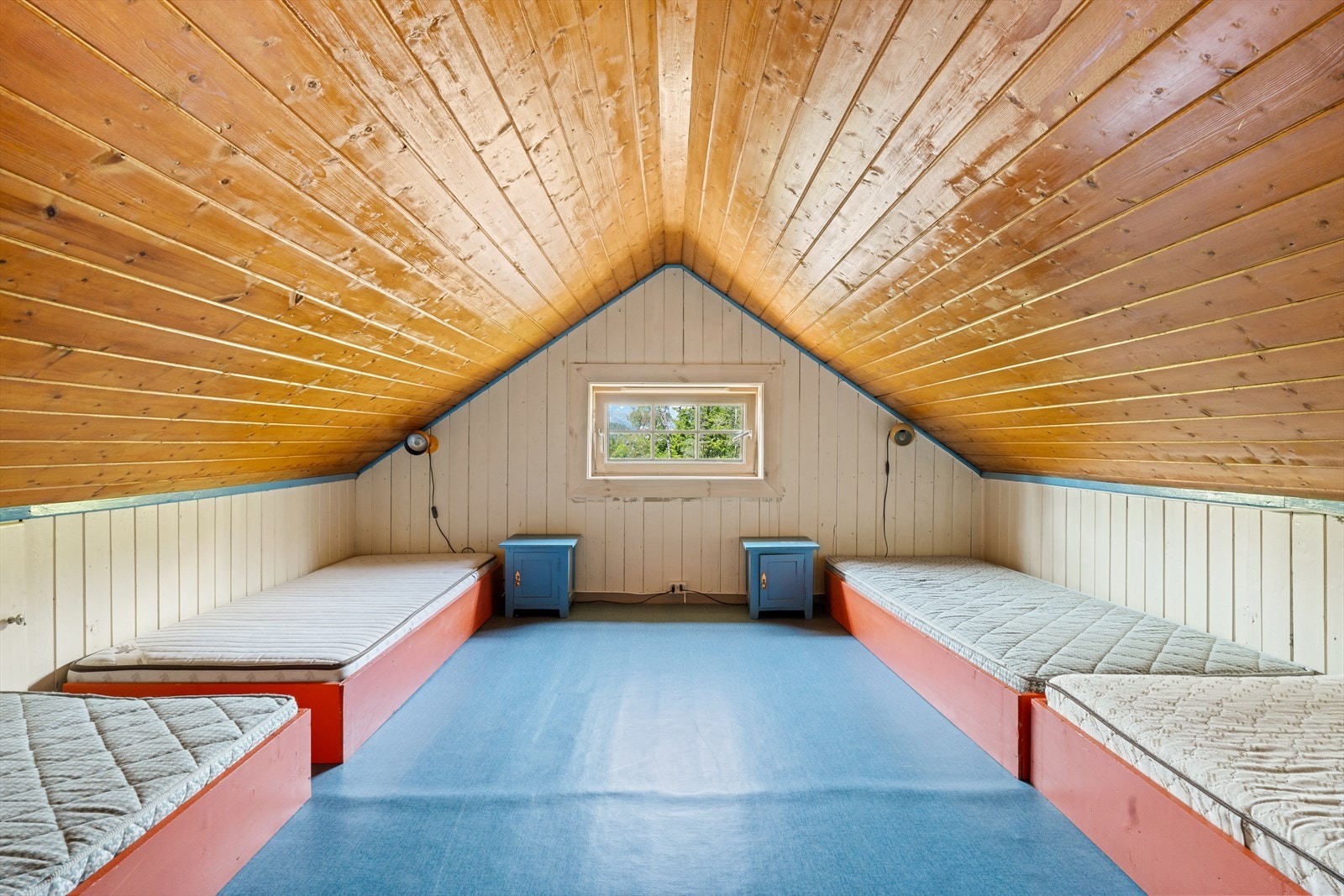 Løyningsvegen 13-17.jpg Galleribilde