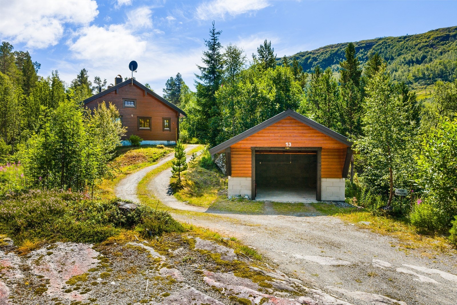 Løyningsvegen 13-31.jpg Galleribilde